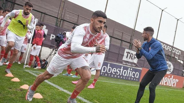 Independiente llega con varias bajas y 23 futbolistas para enfrentar este lunes a Colón.