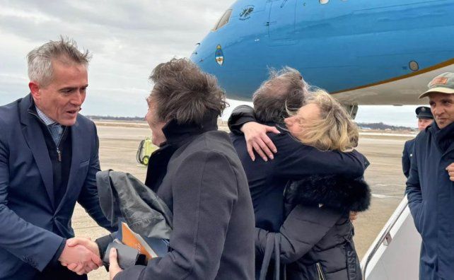 Acompañan a Javier Milei