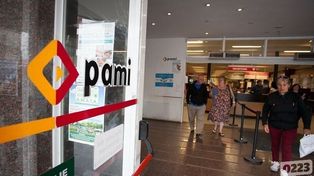 Negocian mejoras salariales para médicos del Pami