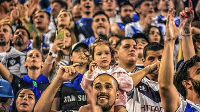 Vélez comenzó la venta de entradas con la intención de reventar el Amalfitani para recibir a Colón.