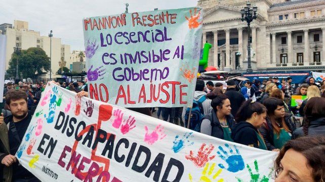 Emergencia en Discapacidad: el Poder Ejecutivo promulgó la ley pero pidió al Congreso asignar fondos Emergencia en Discapacidad: el Poder Ejecutivo promulgó la ley pero pidió al Congreso asignar fondos