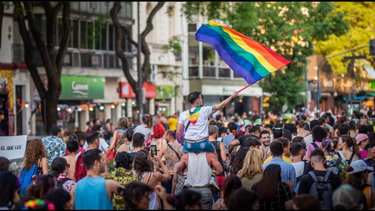 Día Internacional del Orgullo LGTBIQ+: marcha al Monumento para reclamar el  fin de los travesticidios