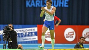 Armand Duplantis ganó en Berlín por la  World Athletics Tour