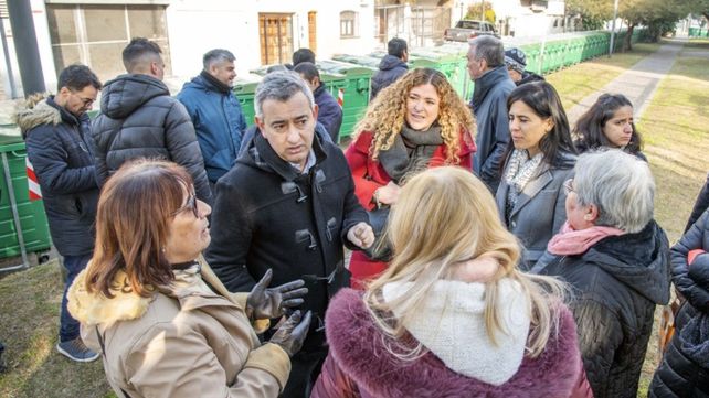 Javkin presentó 240 nuevos contenedores destinados a diversos sectores de barrio Belgrano.&nbsp;