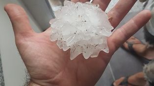 Impactantes imágenes que dejó la caída de granizo en el sur