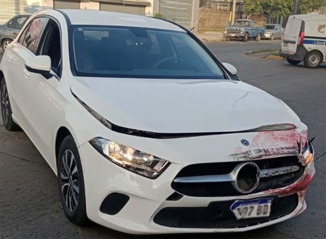 El Mercedes Benz A200 había sido robado minutos antes del choque.