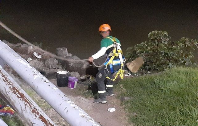 Las impactantes imágenes del derrumbe de la barranca de la zona del Parque España
