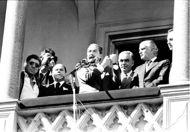 Alfonsín. La frase Felices Pascuas cerró un momento dramático de la transición democrática.