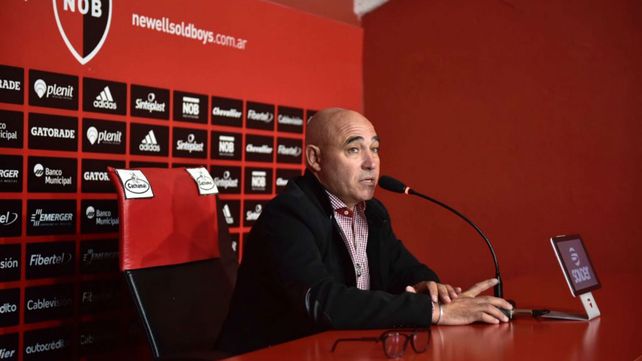 Llop fue presentado oficialmente como nuevo DT de la Lepra.