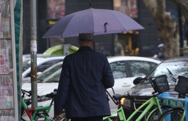 El tiempo en Rosario: jueves con alerta naranja por tormentas y alerta amarilla por vientos