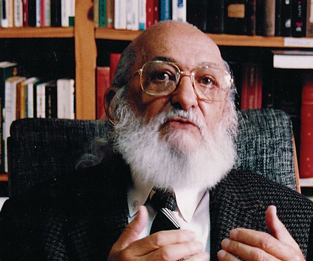 El pedagogo brasileño Paulo Freire.