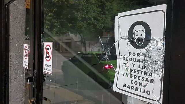 Cinco disparos se registraron sobre el frente de la concesionaria del macrocentro