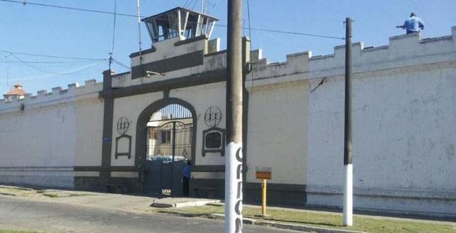Un preso mató a su esposa en una cárcel tucumana donde había ido a visitarlo y luego se suicidó