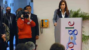 La presidenta resalt&oacute; la democratizaci&oacute;n de Internet frente a los medios tradicionales