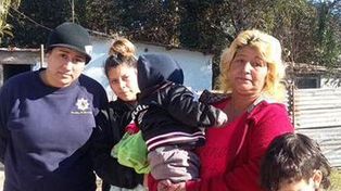 Una bombero le salvó la vida a una madre y su bebé de un incendio en Villa Hipódromo