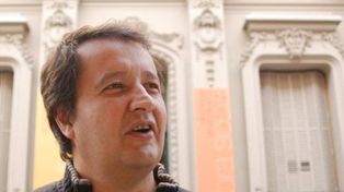Carlos del Frade continúa internado para la realización de estudios médicos