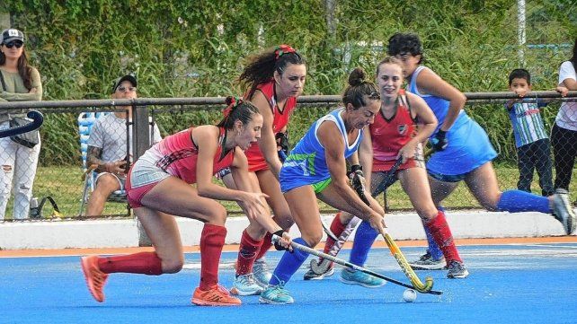Las Kresteras derrotaron a Paraná HC y clasificaron a la instancia decisiva del Regional de Clubes.