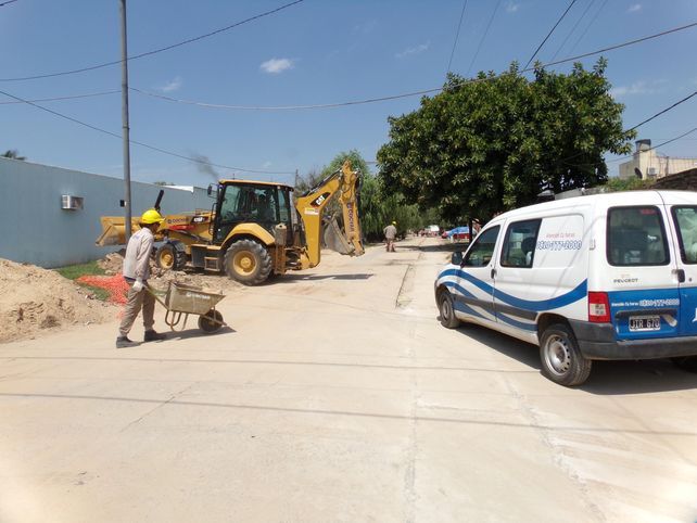 Aguas Santafesinas trabaja en la red cloacal de barrio Centenario