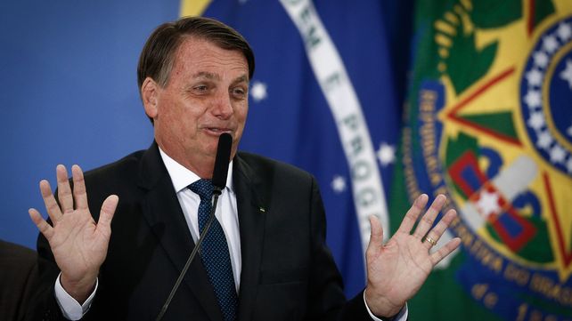 Mi respuesta es: caca, dijo Bolsonaro ante las acusaciones de sobreprecios en las vacunas