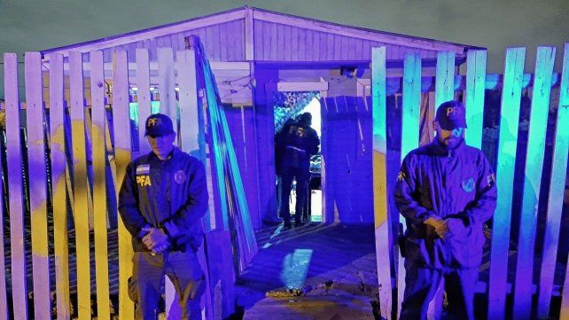 Las tareas investigativas por parte de la policía se llevaron a cabo en el asentamiento del barrio de La Bianca.