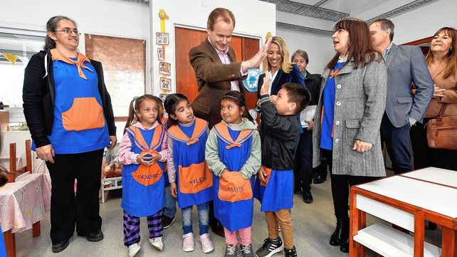 Bordet reiteró que la recomposición de los salarios docentes es una prioridad.