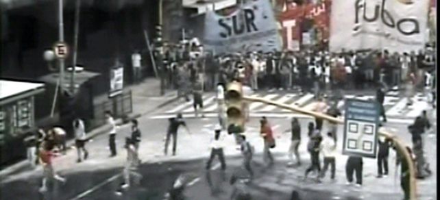 Incidentes en protesta de estudiantes por la reelecci&oacute;n del rector de la UBA