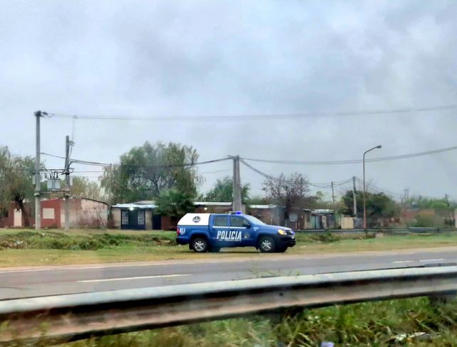 Tres ataques en pocos días en la Circunvalación Oeste: lo rodearon delincuentes armados con palos y lo golpearon para robarle la moto