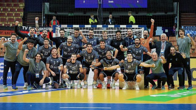 La Selección Argentina de Handball se despidió con un triunfo ante Qatar de la cita mundial. La Selección Argentina de Handball se despidió con un triunfo ante Qatar de la cita mundial.