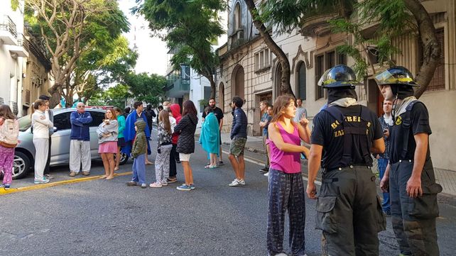 Tensión en barrio Martin al desatarse un incendio en un edificio