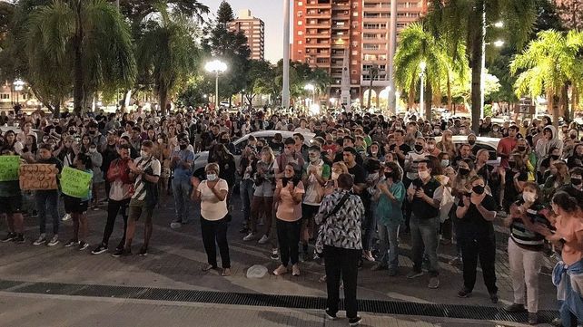 Masiva concentración por Lucio Belfiori en Plaza 25 de Mayo para pedir justicia&nbsp;