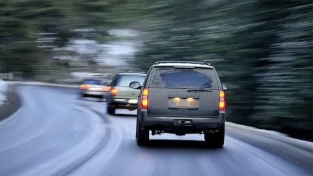 El frío extremo genera serias dificultades para la conducción.