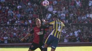 Bruno Pittón y Damián Martínez, en el último clásico en el Coloso.