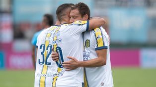 Abrazo repetido. La imagen de Ruben abrazándose con Vecchio se volvió una constante.
