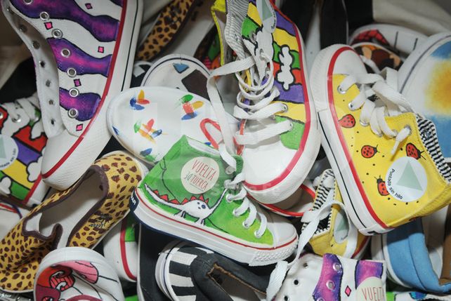 Hacen zapatillas con onda, un emprendimiento que ya camina