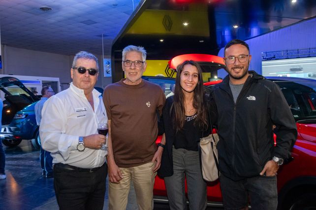 Claudio Perosa, Armando y Lucía Jeandrevin y Alan Wolhein