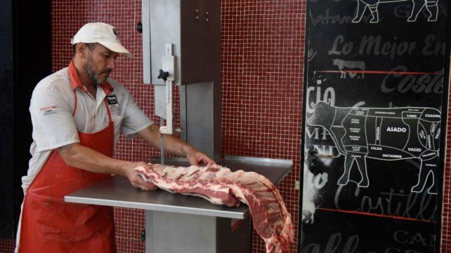 Carne: el precio no baja porque cayó la producción