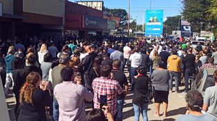 Gran cantidad de habitantes de Junín, ciudad de la que Meoni fue intendente durante 12 años, despidieron sus restos.&nbsp;
