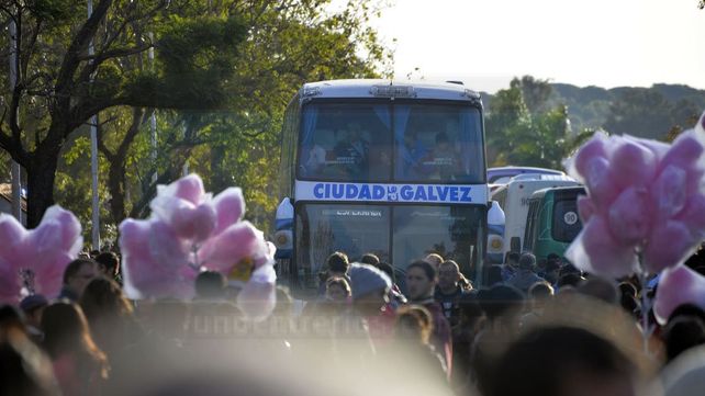 Una multitud eligió el feriado para visitar a los dinosaurios
