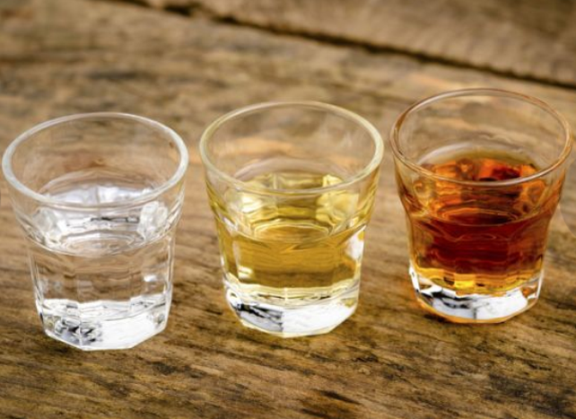 Las once bebidas que emborrachan más rápido