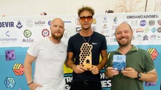 Parte del equipo de la editorial rosarina Tëkun.