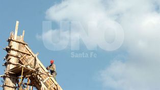 Fin del cepo: la suba en tasas de interés preocupa al sector de la construcción