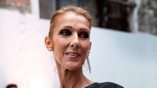 Celine Dion presenta una inquietante delgadez. Esta semana contó que padece del síndrome de persona rígida.