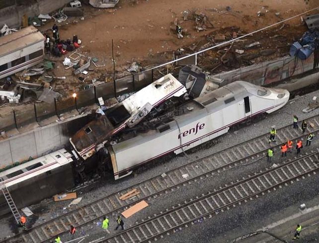 Aseguran que el tren que descarriló en España “no tuvo ningún problema operativo”