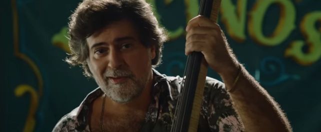 “Adiós Buenos Aires” es una película que hace pie, de manera risible, de manera dolorosa, en eso que podríamos llamar la argentinidad”, dijo Spregelburd sobre el film de Germán Kral. En la película, que se enfoca sobre la crisis de 2001 y aún no fue estrenada en Argentina, el actor interpreta al contrabajista de una orquesta de tango. 