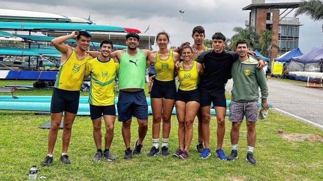 El equipo de Regatas de Santa Fe compitió en la pista nacional de Remo en el Tigre.
