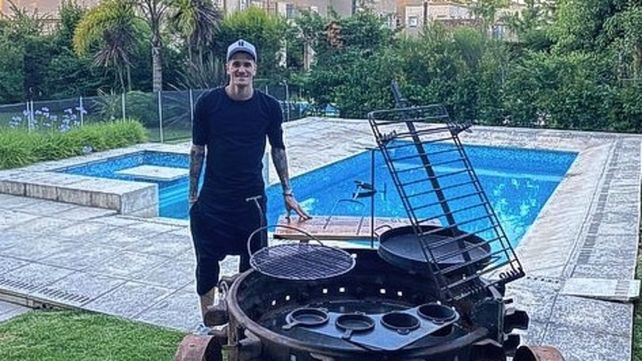 Rodrigo De Paul es uno de los tantos jugadores de la Selección que disfrutan del asado y la carne argentina.