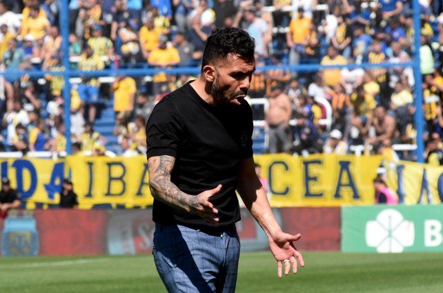 Enérgico. Carlitos vivió el duelo con intensidad. “Me voy contento”