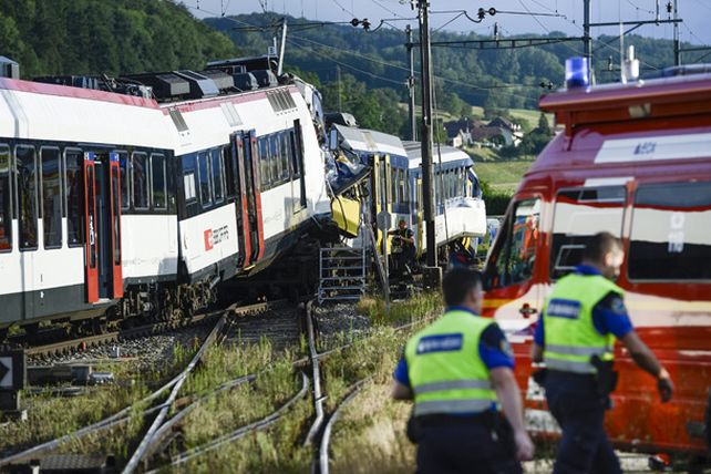 Suiza: 44 heridos en colisión de trenes