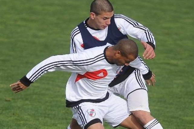 El Pelado Díaz ensayó con Fabbro y Lanzini para enfrentar a Racing