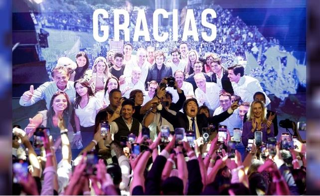 Milei convocó a legisladores y gobernadores de otros partidos para acordar las reformas
